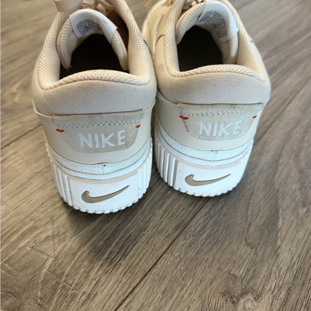 Nike Women's Court Legacy Lift Sneakers - Picture 3 of 3